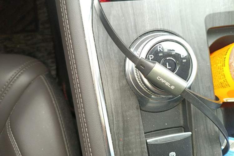 Used Ford Explorer 2024 2.3T EcoBoost Four-Wheel Drive Titanium Edition 6 Seats
