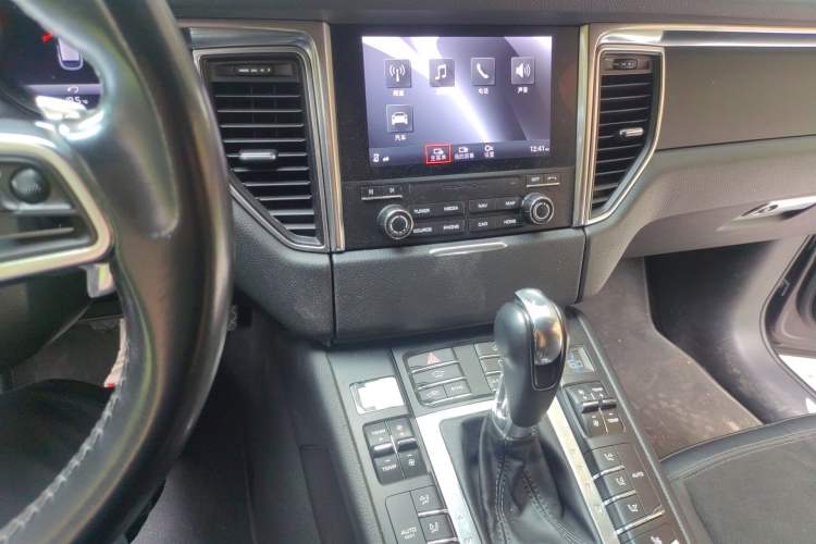 Used Porsche Macan 2017 Macan 2.0T Audio And AC Panel