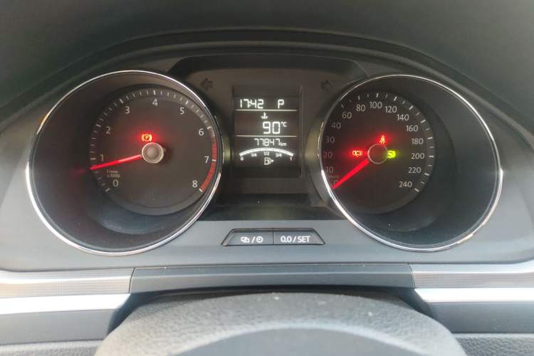 Used Volkswagen Bora 2018 1.5L Automatic Fashion Model Odometer Close Up