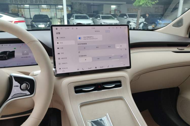 Used Hima H5 2025 Model Range-Extending Max Audio And AC Panel