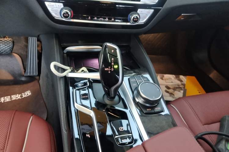 Used BMW 5 Series 2022 Second Facelift 525Li M Sport Package
