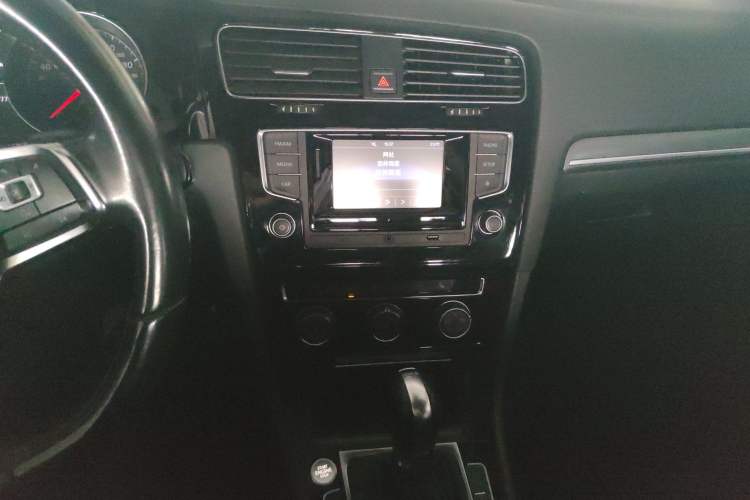 Used Volkswagen Golf 2016 1.4TSI Automatic R-Line Audio And AC Panel