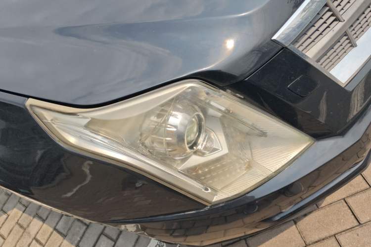 Used Cadillac SRX 2012 3.0L Leading Model Right Front Headlight