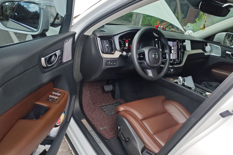 Used Volvo XC60 New Energy 2019 T8 E-Drive Hybrid Prestige Luxury Version China V Standard Driver Seat