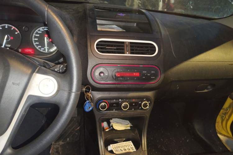 Used MG 3 2013 1.5L Manual Value Edition Audio And AC Panel