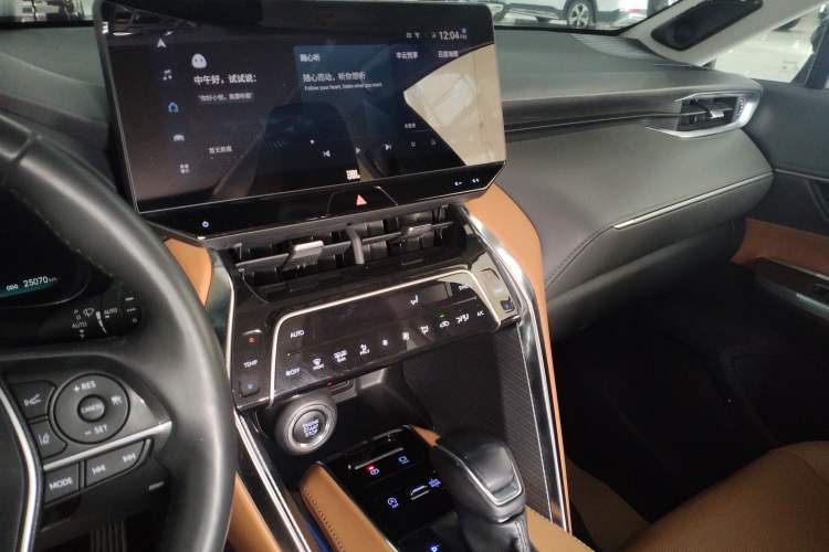 Used Toyota Venza 2022 2.0L CVT Four-Wheel Drive Supreme Edition Audio And AC Panel