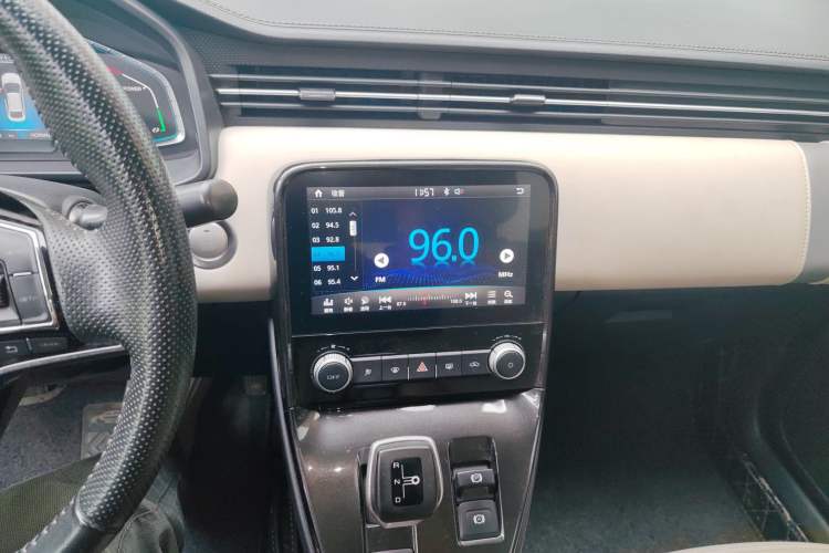 Used ORA iQ 2018 High-Range Version Smart Connectivity Model