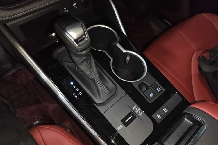 Used Toyota Highlander 2026 Model 2.5L Intelligent Electric Hybrid Dual-Engine Two-Wheel-Drive Elite Edition 5-seater
