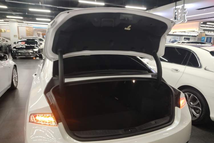 Used Lincoln MKZ 2018 2.0T Premium Edition