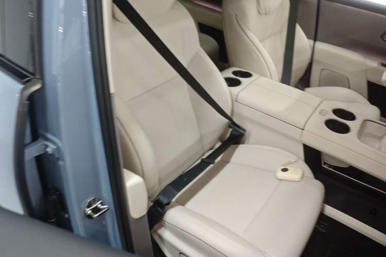 Used Li Auto i8 2025 Model Standard Version
