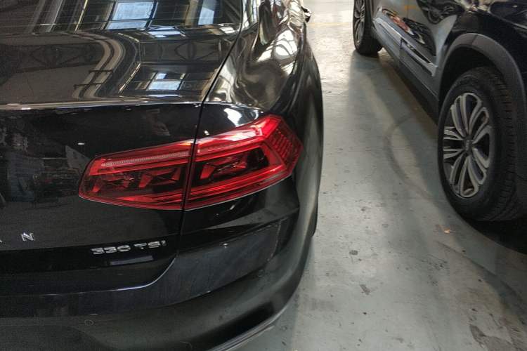 Used Volkswagen Magotan 2020 330TSI DSG Leading Model
