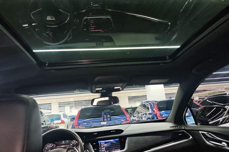 Used Cadillac XT5 2022 2.0T Two-Wheel Drive Luxury Version