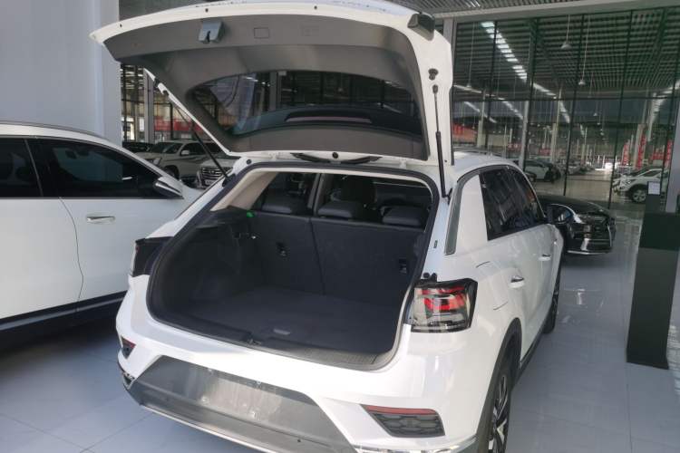 Used Volkswagen T-ROC 2024 280TSI DSG Two-Wheel-Drive Time Edition Trunk