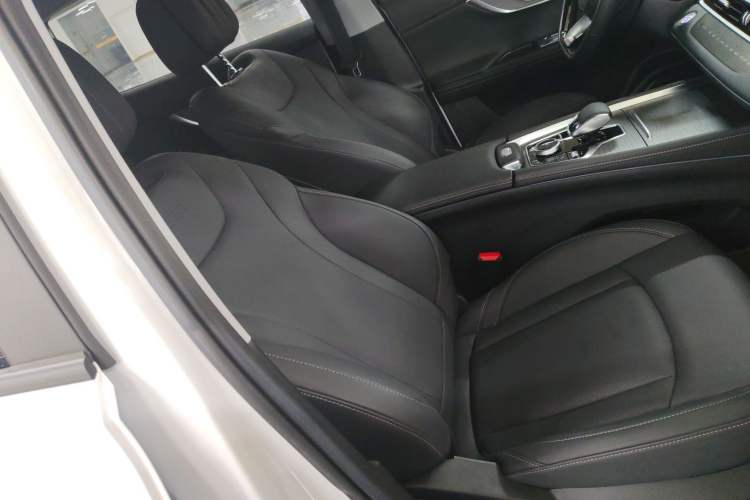 Used Chery Tiggo 8 PRO 2024 Champion Edition 290T Two-Wheel Drive Shining Version 5 Seats