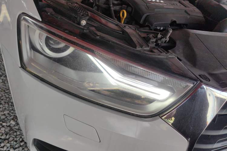 Used Audi Q3 2016 35 TFSI Fashion Model Right Front Headlight