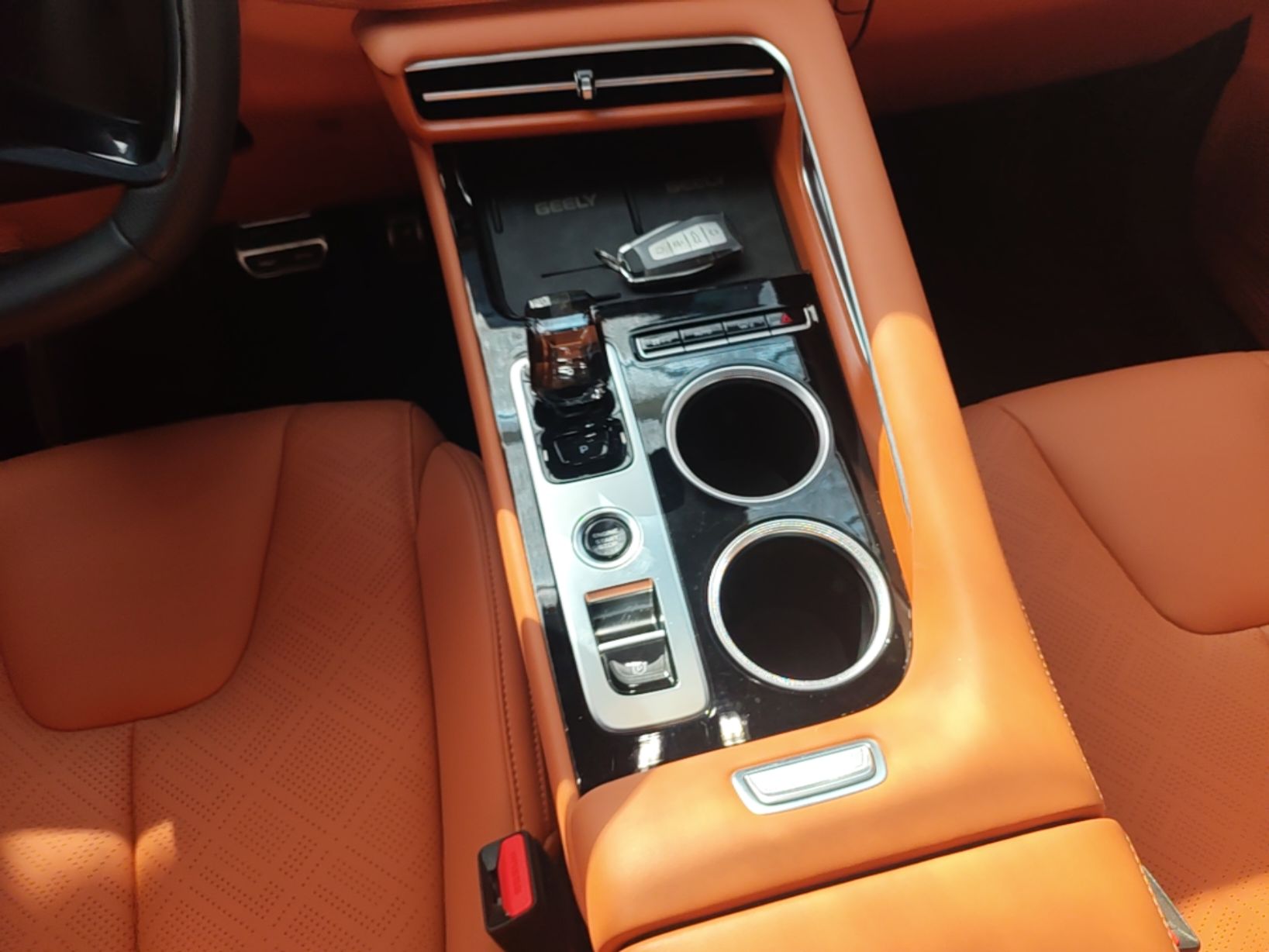 Geely Auto Emgrand X7 Sport 2026 Model 1.5TD Beloved — снимка 16