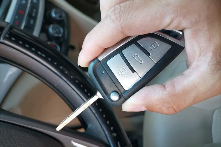 Used Baojun 730 2016 1.5L Manual Comfort Version 7 Seats China V Emission Standard Vehicle Key