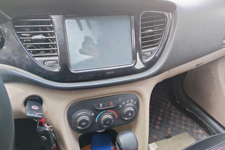 Used Fiat Viaggio 2012 1.4T Automatic Enjoyment Edition Audio And AC Panel