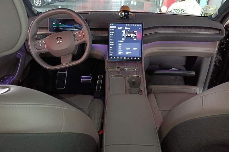 Used Nio ES7 2022 75 kWh Center Console