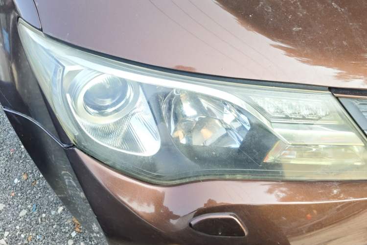 Used Toyota RAV4 2013 2.5L Automatic 4x4 Elite Edition Right Front Headlight