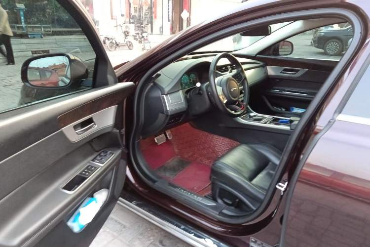Used Jaguar XFL 2019 XFL 2.0T 250 PS Two-Wheel-Drive Luxury Edition
