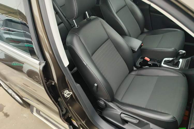 Used Volkswagen Tiguan L 2016 300TSI Automatic Two-Wheel Drive Trend Edition