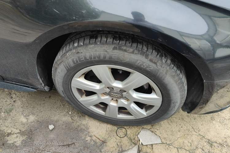 Used Audi A4L 2011 2.0 TFSI Standard Model Right Front Wheel Hub