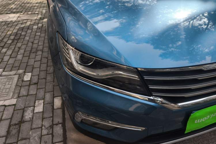 Used Roewe RX5 2016 20T Two-Wheel Drive Automatic Internet Smart Edition
