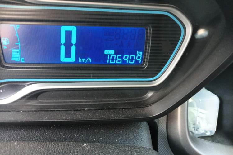 Used Chevrolet Aveo Sonic 2014 Sedan 1.4 SL MT Comfort Edition
