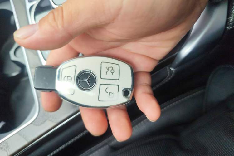 Used Mercedes-Benz GLC 2019 GLC 300 L 4MATIC Dynamic Model Vehicle Key