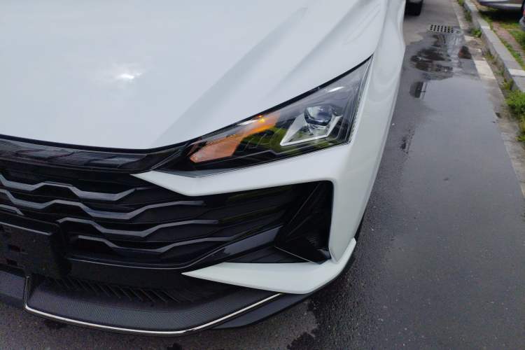 Used Dongfeng Aeolus Yixuan 2025 1.5L Automatic Luxury Version Left Front Headlight