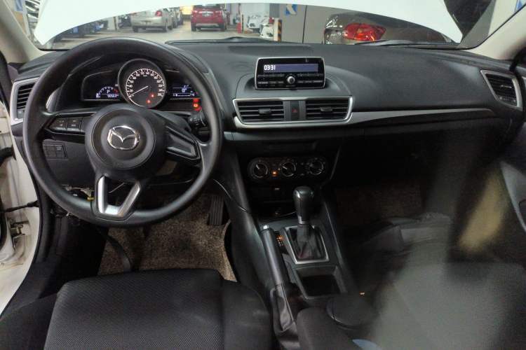 Used Mazda 3 Axela 2017 Sedan 1.5L Automatic Comfort Model Emission Standard China V

