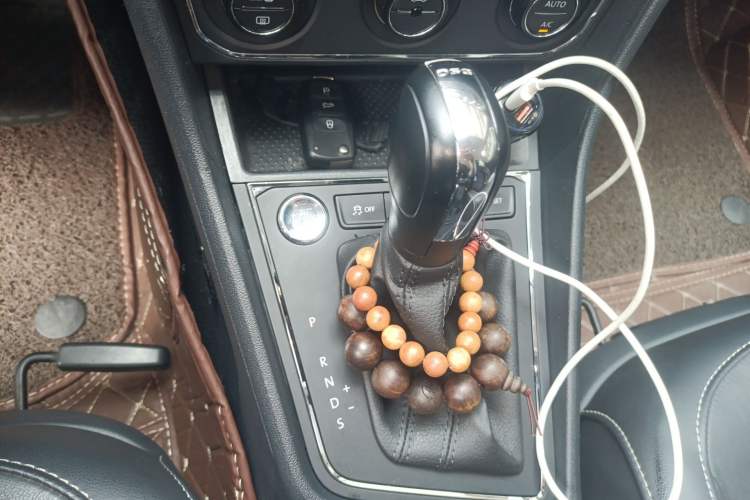 Used Volkswagen Gran Lavida 2017 230TSI DSG Comfort Edition Gear Lever