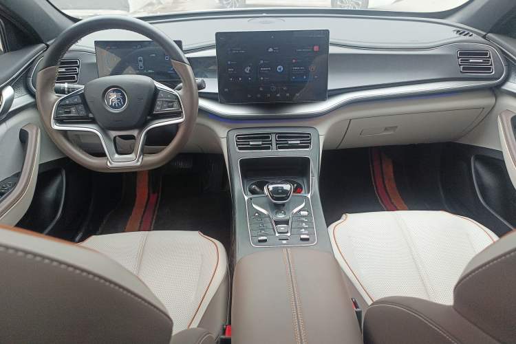 Used BYD Qin PLUS 2023 Champion Edition DM-i 120KM Excellence Model
