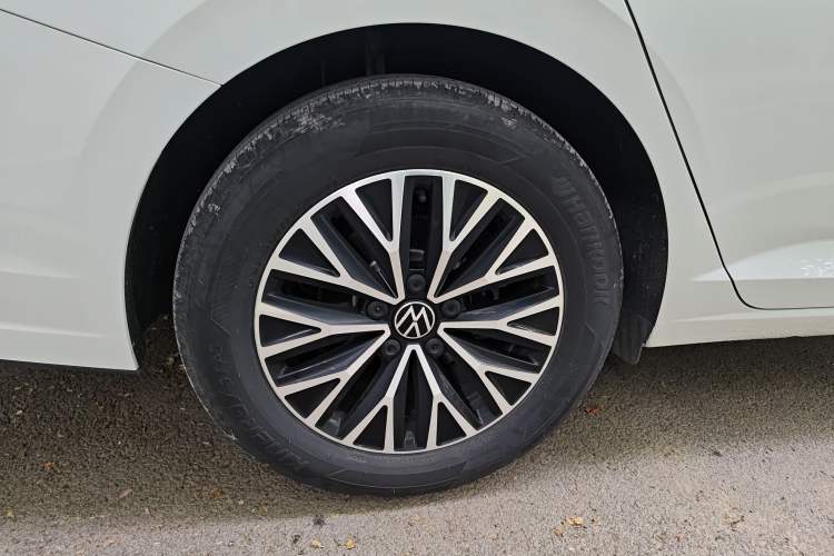 Used Volkswagen Sagitar 2024 200TSI DSG Flyover Edition Right Rear Wheel Hub