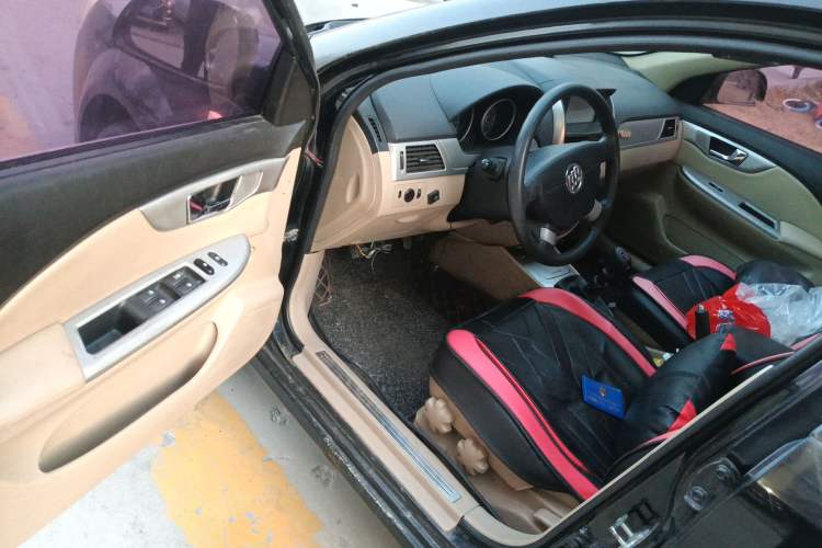 Used Buick Excelle 2013 1.5L Manual Classic Model
