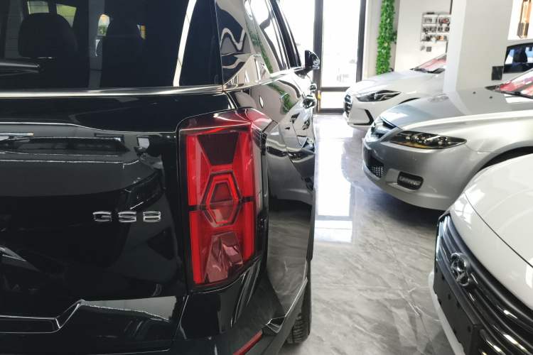 Used GAC Trumpchi GS8 2022 Linghang Series 2.0 TGDI Two-Wheel-Drive Luxury Smart Connectivity Version (7 Seats) Exterior 3