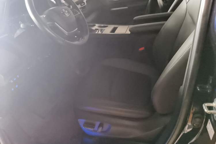 Used Toyota SIENNA 2021 2.5L Hybrid Ultimate Edition Left Front Seat