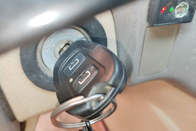 Used Foton MP-X E 2014 2.4L Wealth Express Comfort Edition 4G69