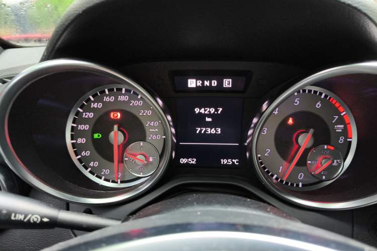 Used Mercedes-Benz SLK-Class 2011 SLK 200 Fashion Model