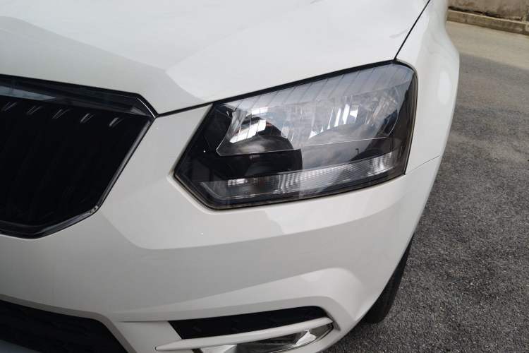 Used Skoda Yeti 2014 1.6L Manual Colorful Edition
