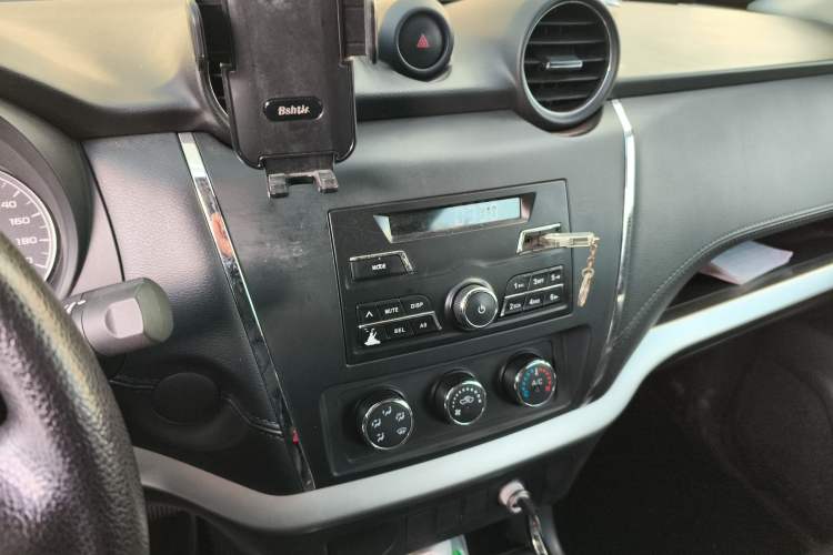 Used Dongfeng Palazzo 2021 1.8T Manual Two-Wheel Drive Elite Edition
