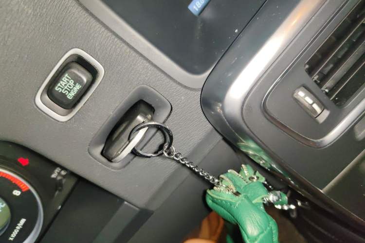 Used Volvo V60 2013 T5 Zhiya Edition