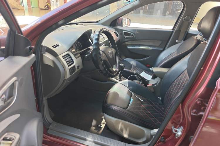 Used Baojun 630 2011 1.5L manual standard version