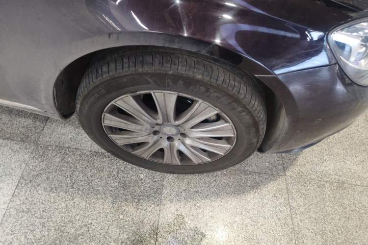 Used Mercedes-Benz S-Class 2014 S 400 L Prestige Edition Right Front Wheel Hub