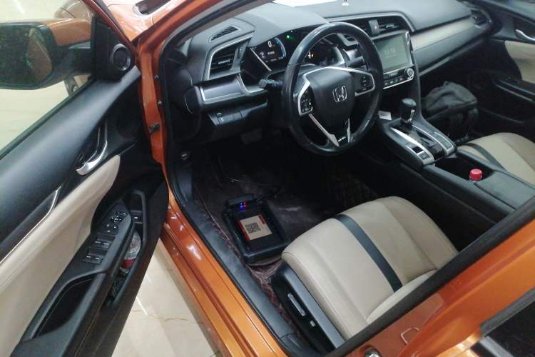 Used Honda Civic 2016 220TURBO CVT Prestige Edition Interior 3