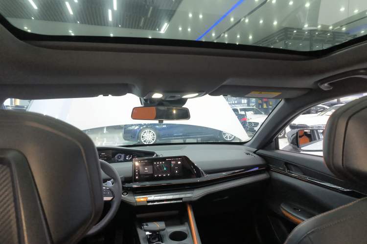 Used CHANGAN UNI-V 2022 1.5T Prestige Version Headliner