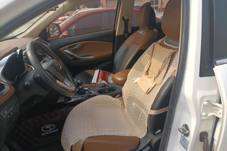 Used Soueast DX7 2016 1.5T Manual Triumph Edition
