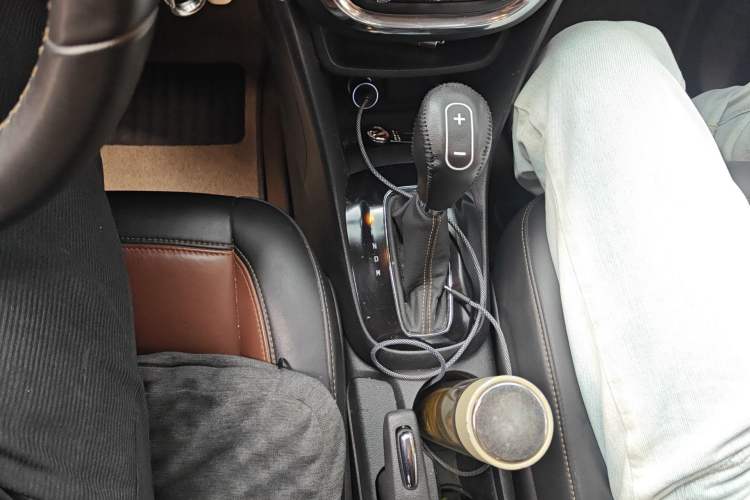 Used Buick Encore 2013 1.4T Automatic All-Wheel Drive Flagship Edition Gear Lever