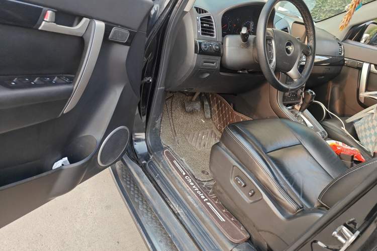 Used Chevrolet Captiva 2012 2.4L 4x4 Flagship Edition 7 Seats